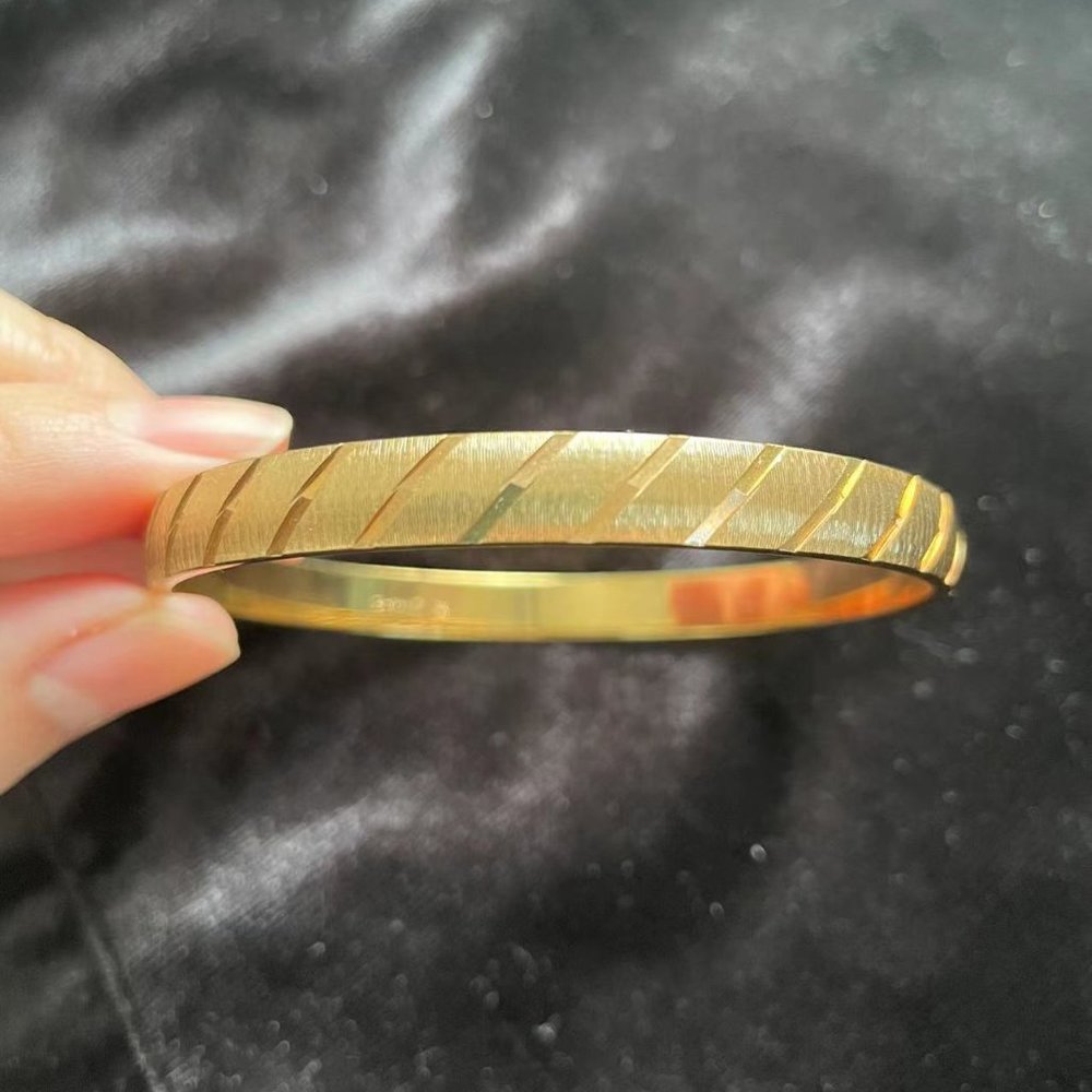 vintage monet bracelet gold tone